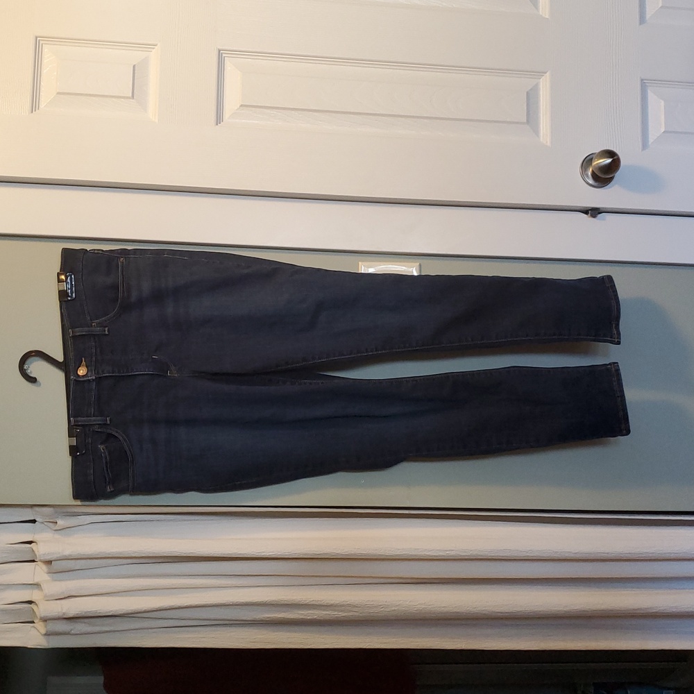 Levi shaping skinny jean